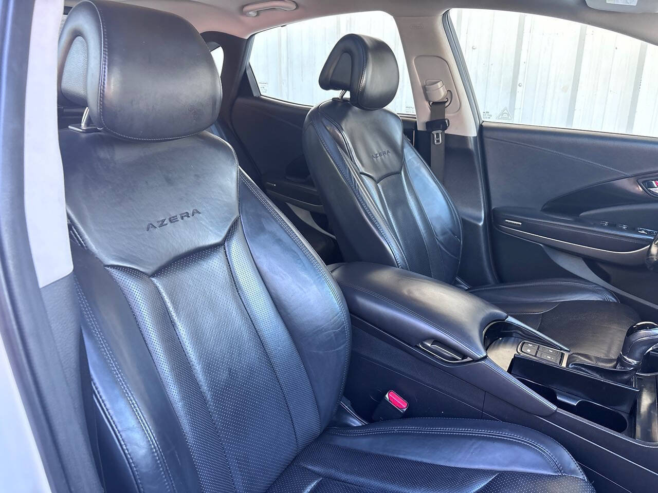 Used 2014 Hyundai Azera Limited w/ Option Group 02 FWD image 11