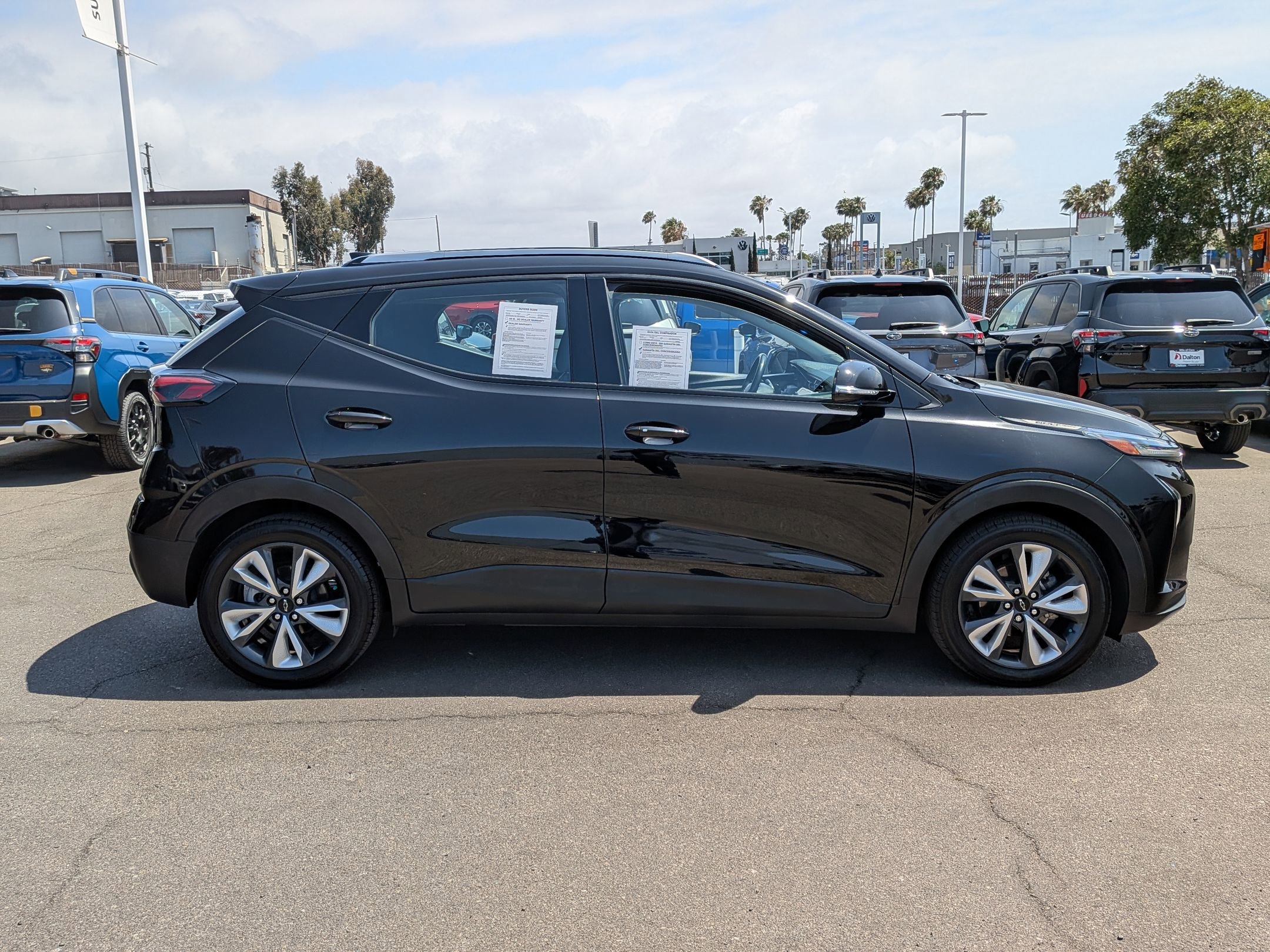 Used 2022 Chevrolet Bolt EUV LT w/ Convenience Package FWD image 5