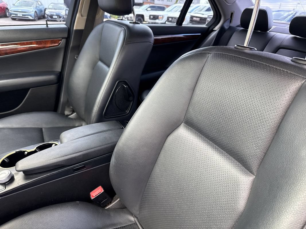 Used 2009 Mercedes-Benz C 300 Sedan image 26