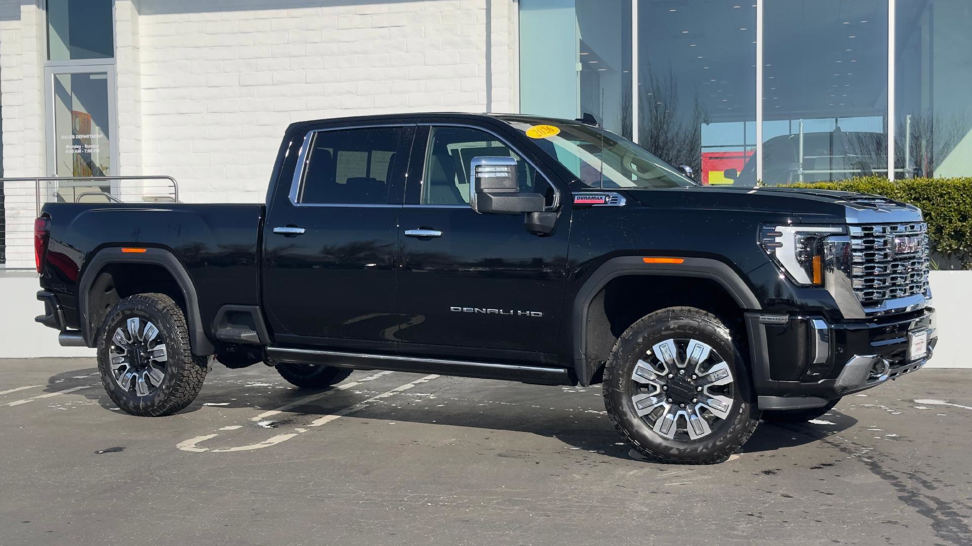 New 2026 GMC Sierra 2500 Denali w/ Denali Reserve Package image 2