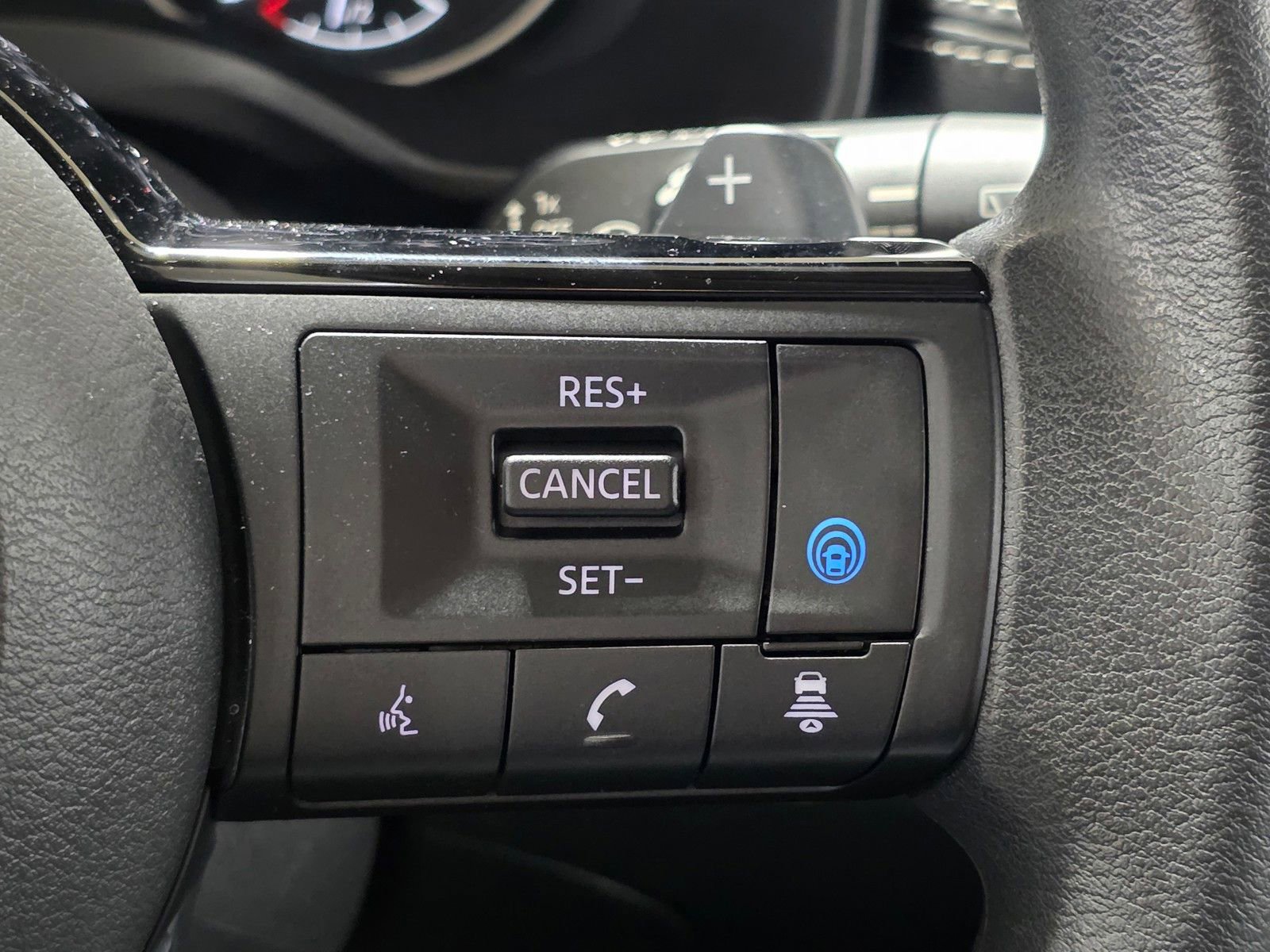 Used 2023 Nissan Rogue SV AWD/4WD image 30