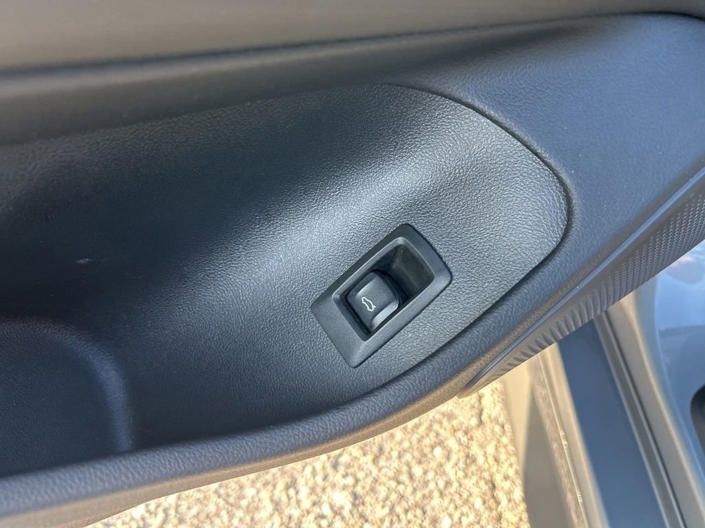 Used 2025 BMW i4 xDrive40i AWD/4WD image 34