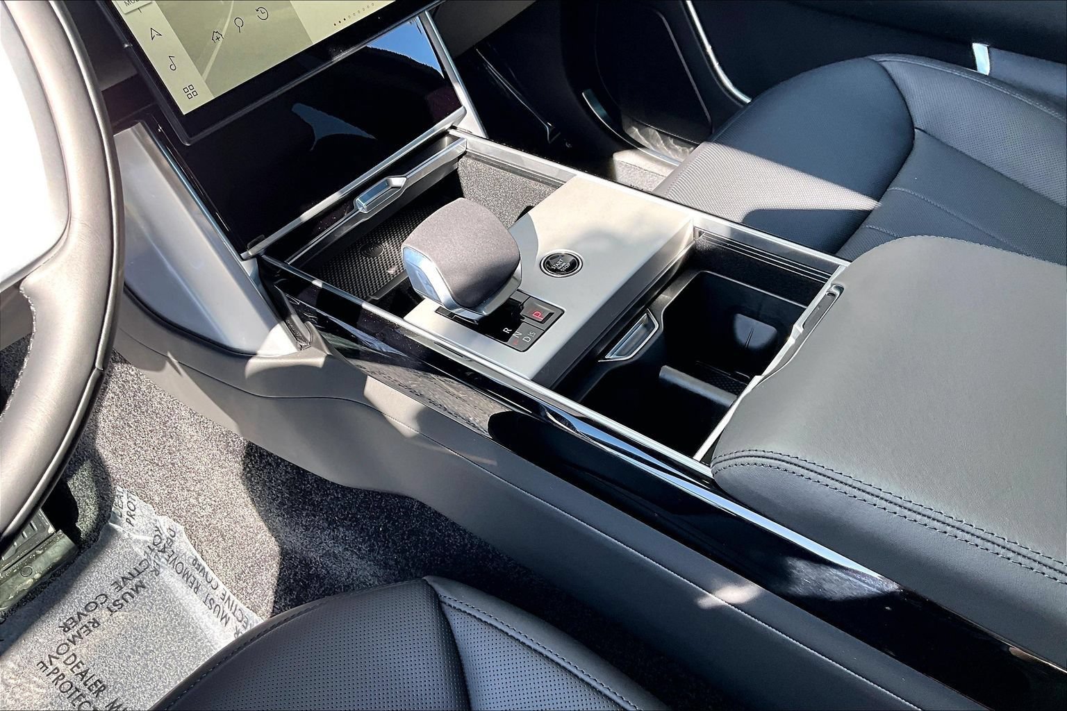 New 2026 Land Rover Range Rover SE AWD/4WD image 8