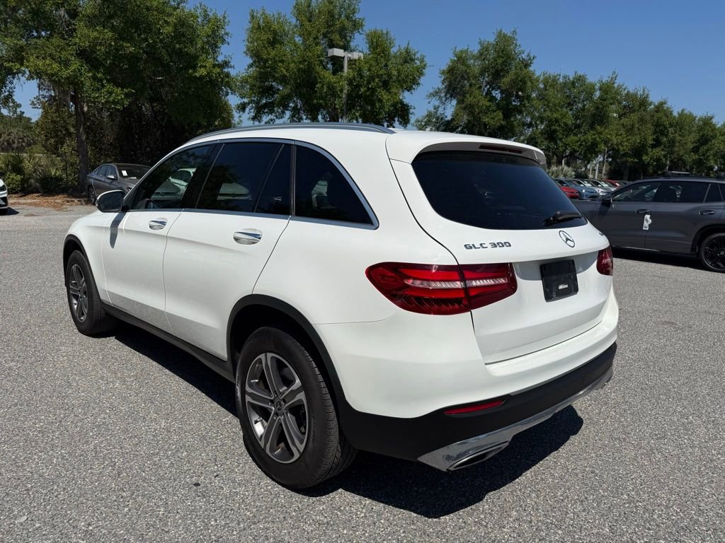 Used 2019 Mercedes-Benz GLC 300 4MATIC w/ Premium Package image 16