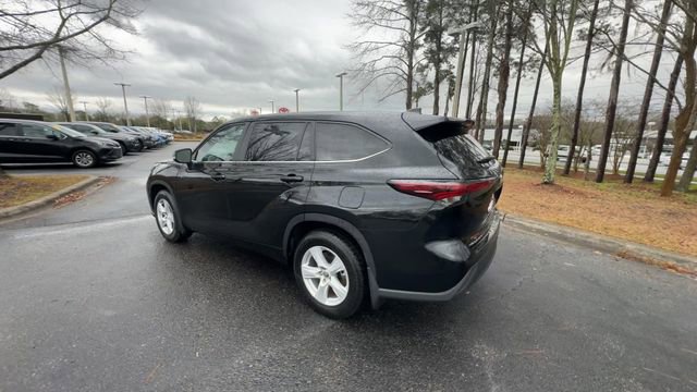 Used 2024 Toyota Highlander LE image 12