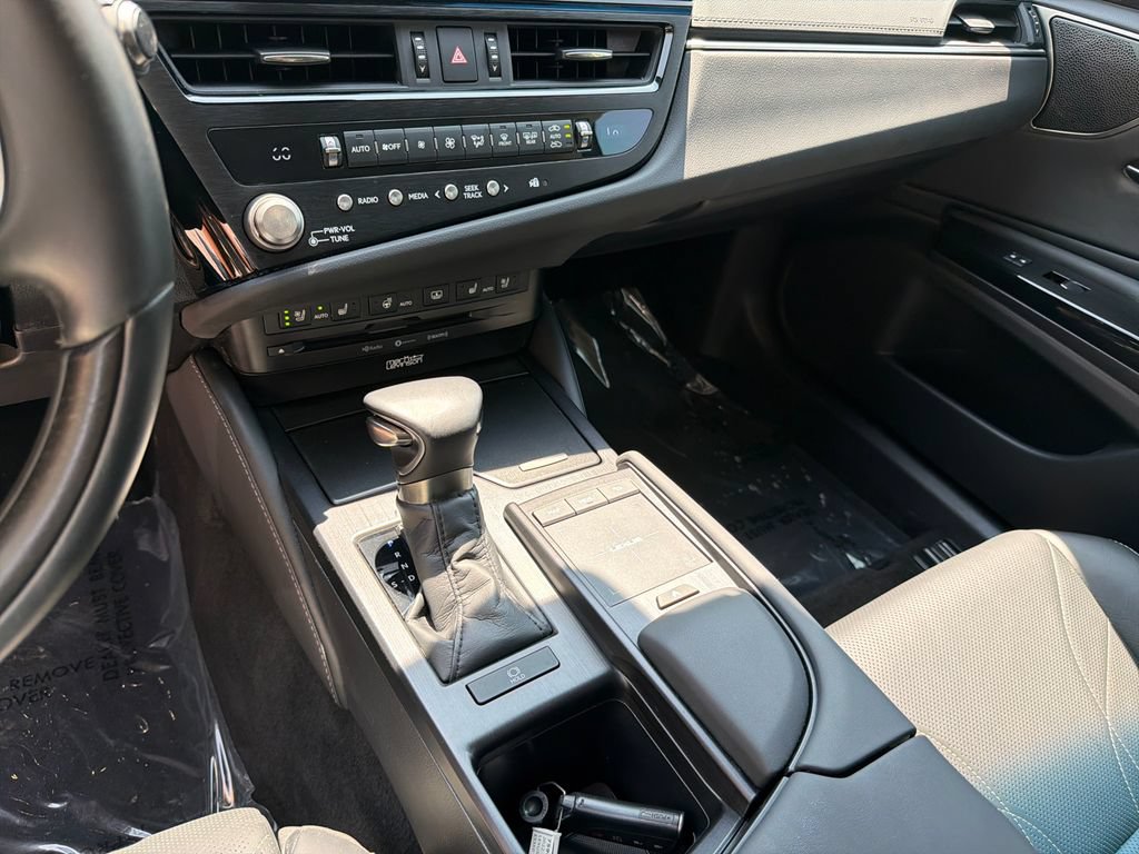 Used 2022 Lexus ES 350 Ultra Luxury FWD image 30