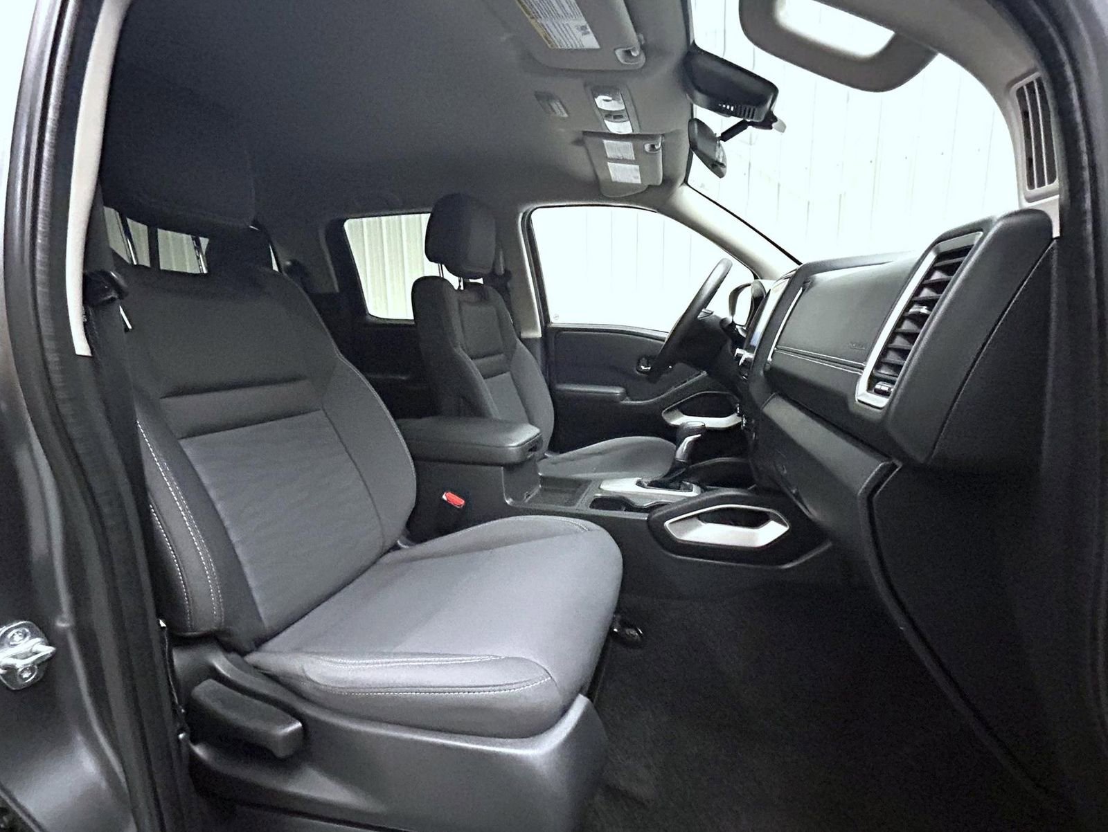Used 2022 Nissan Frontier SV image 15
