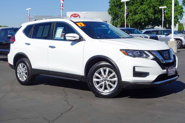 Used 2017 Nissan Rogue SV image 6