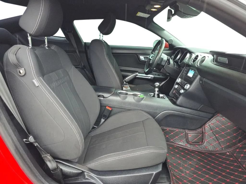 Used 2021 Ford Mustang Coupe RWD image 17