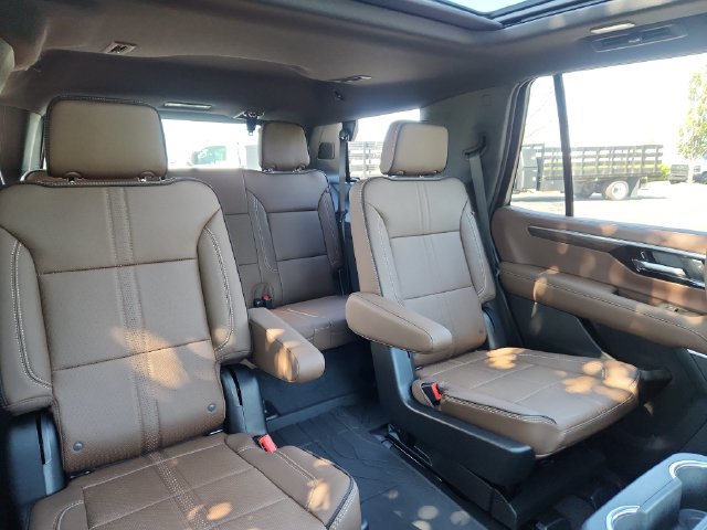 New 2026 Chevrolet Tahoe High Country w/ LPO, Illumination Package AWD/4WD image 17
