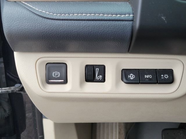 Used 2021 GMC Acadia Denali w/ Denali Technology Package FWD image 22