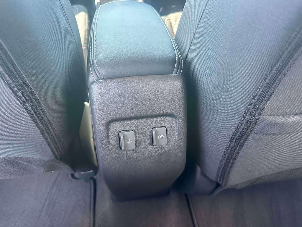 Used 2023 Nissan Kicks SV FWD image 11
