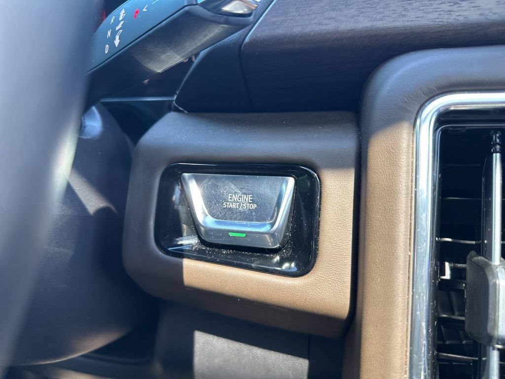 Used 2025 GMC Yukon XL Denali Ultimate w/ LPO, Floor Liner Package AWD/4WD image 36