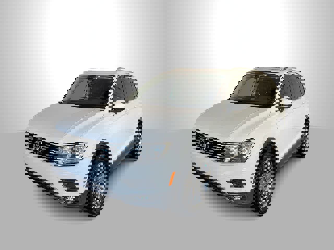 Used 2021 Volkswagen Tiguan SEL image 1