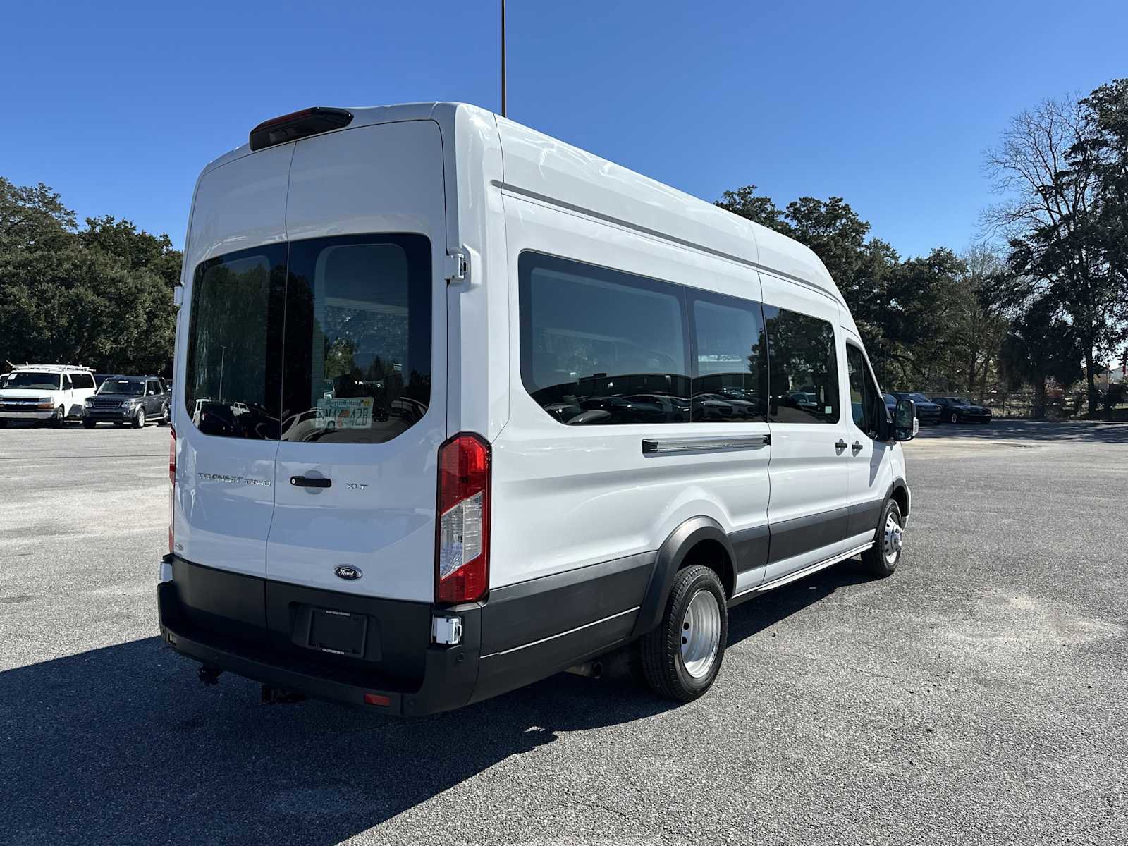 Used 2021 Ford Transit 350 XLT image 8