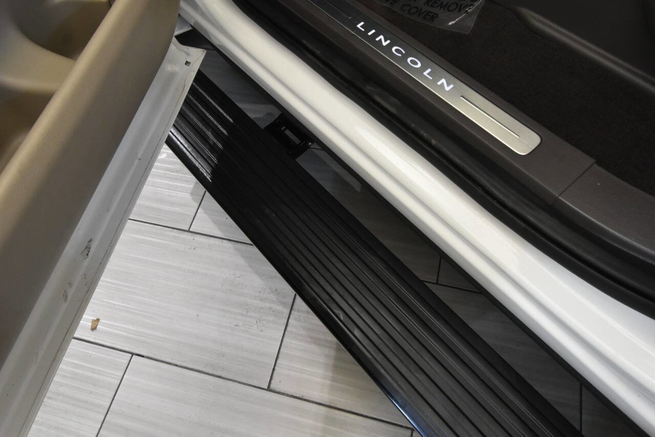 Used 2022 Lincoln Navigator Reserve image 14