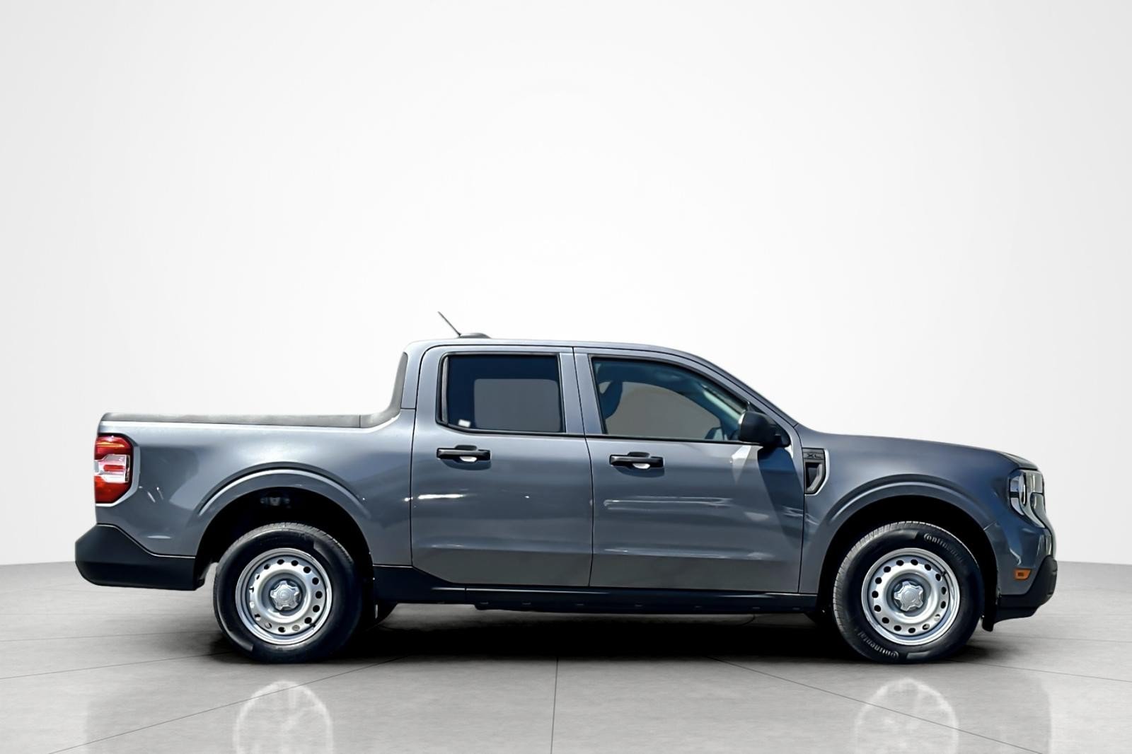 Used 2025 Ford Maverick XL FWD image 6