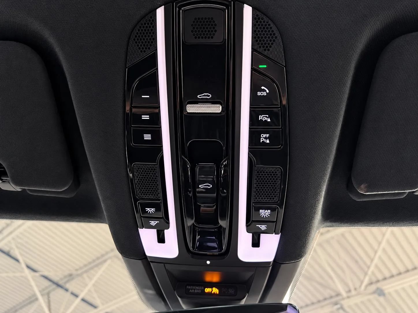Used 2020 Porsche Cayenne Turbo AWD/4WD image 57