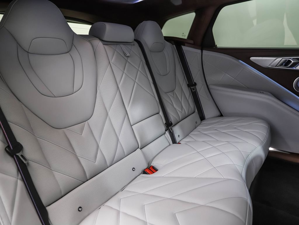 Used 2025 BMW XM image 27