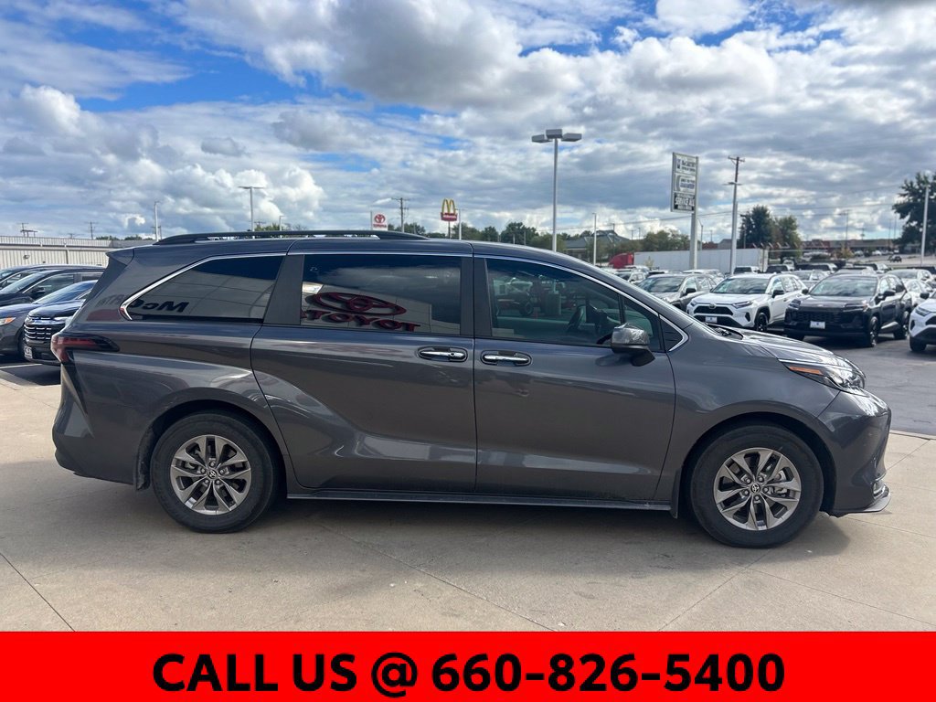 Certified 2025 Toyota Sienna XLE w/ XLE Plus Package FWD image 4