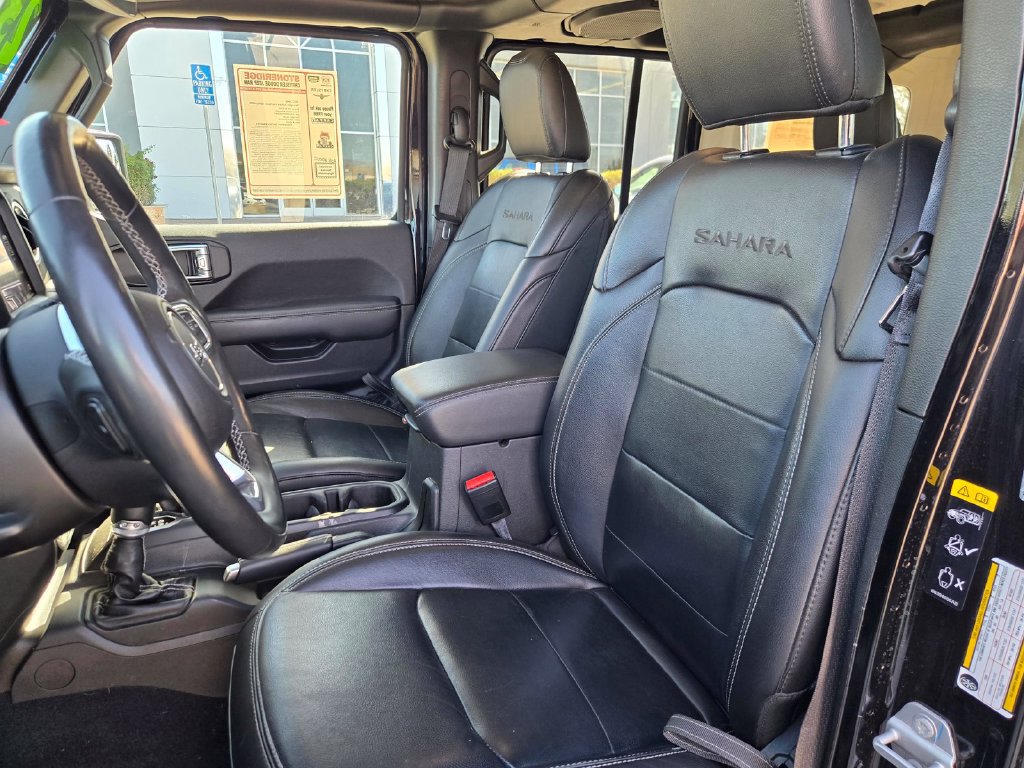 Used 2023 Jeep Wrangler Unlimited Sahara w/ Cold Weather Group AWD/4WD image 19