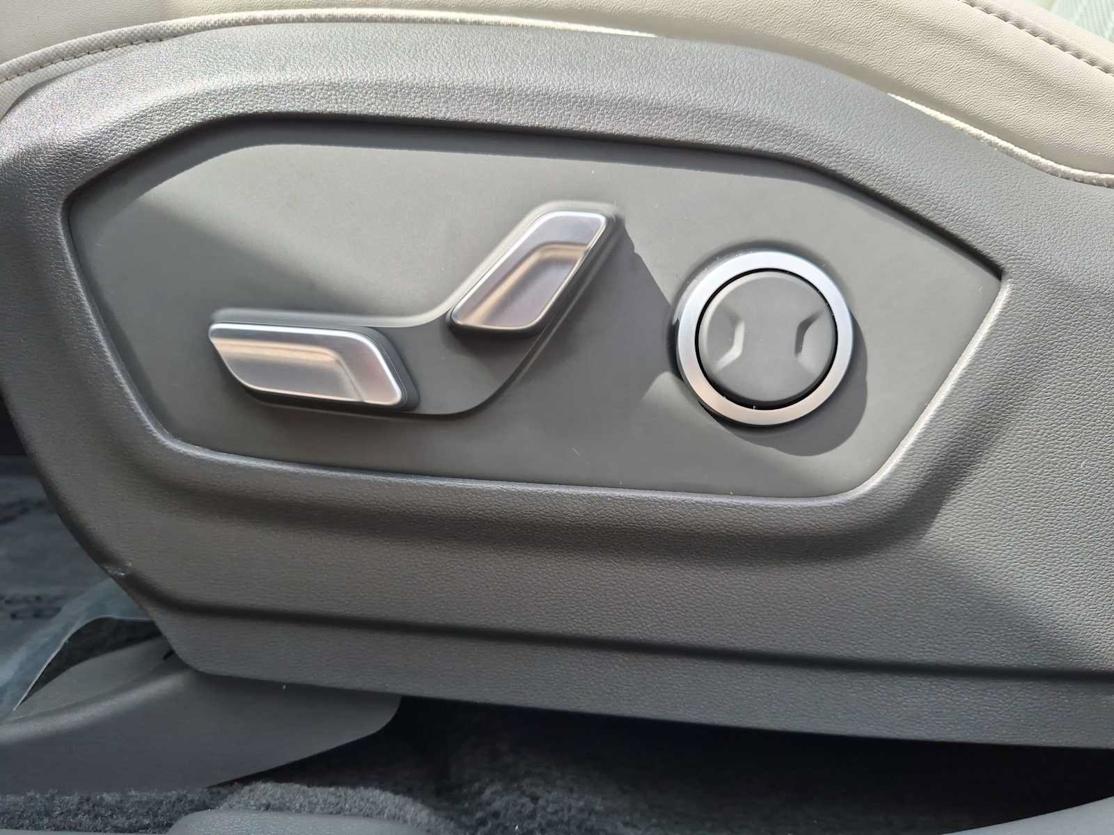 Certified 2024 Hyundai Santa Fe SEL FWD image 17