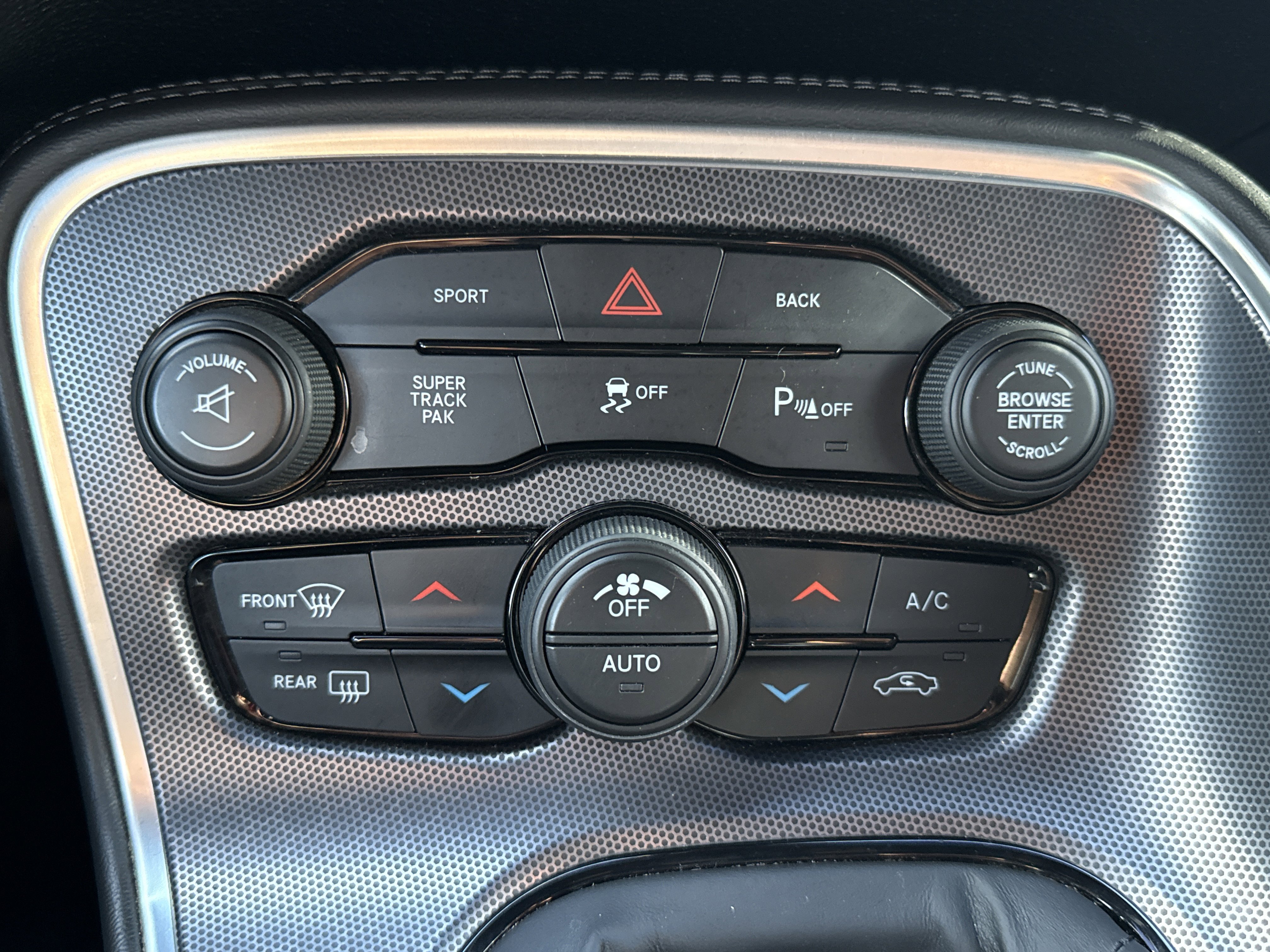 Used 2015 Dodge Challenger R/T Plus image 23