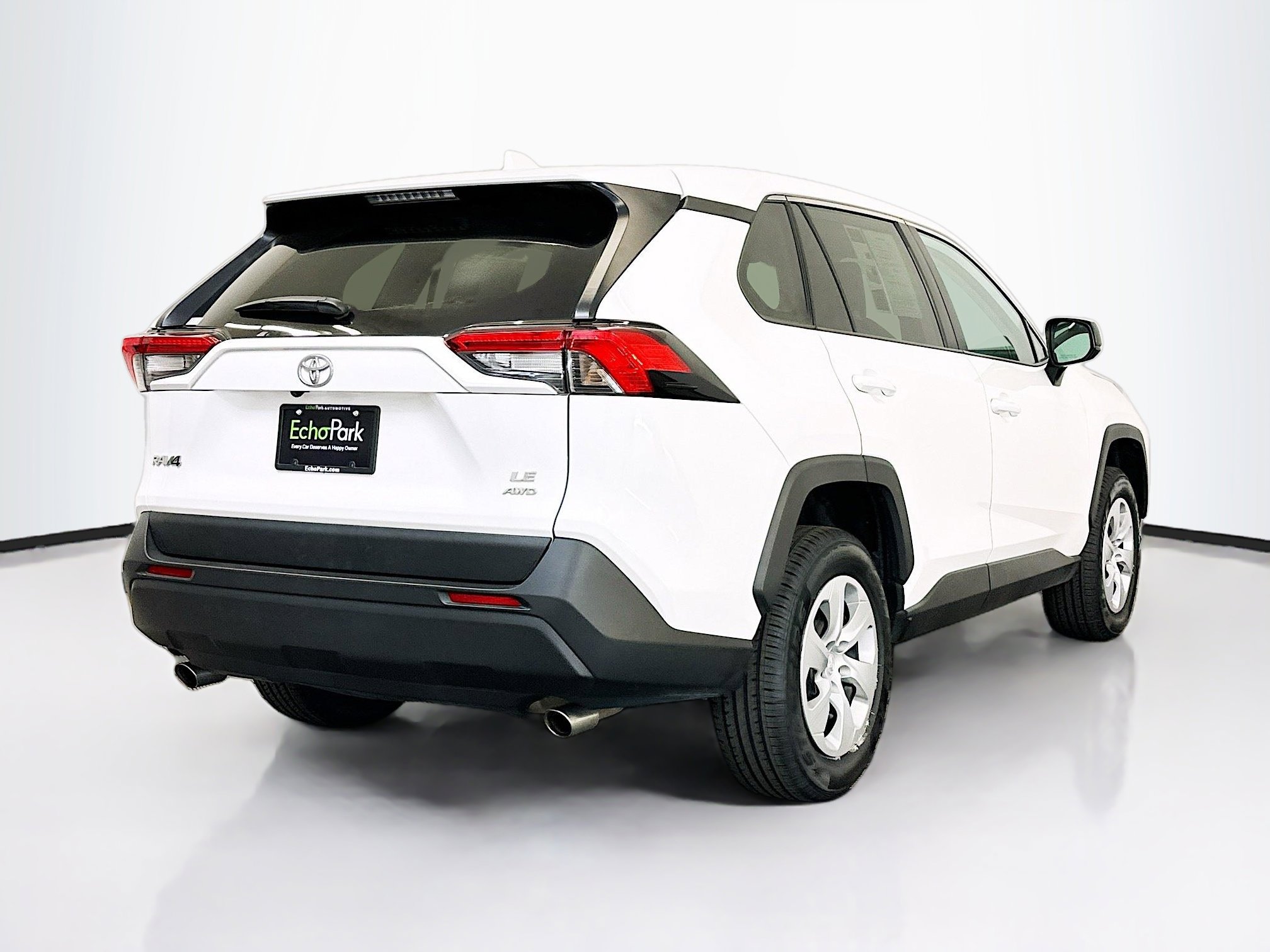 Used 2024 Toyota RAV4 LE image 9