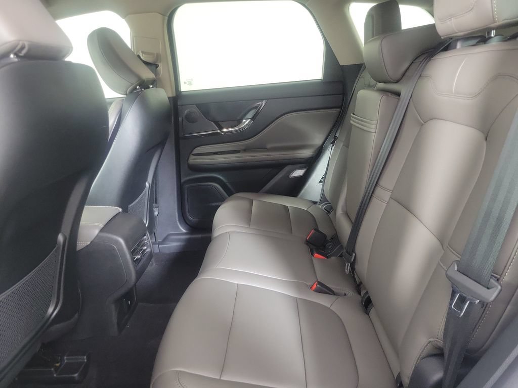 Certified 2025 Lincoln Corsair FWD image 12