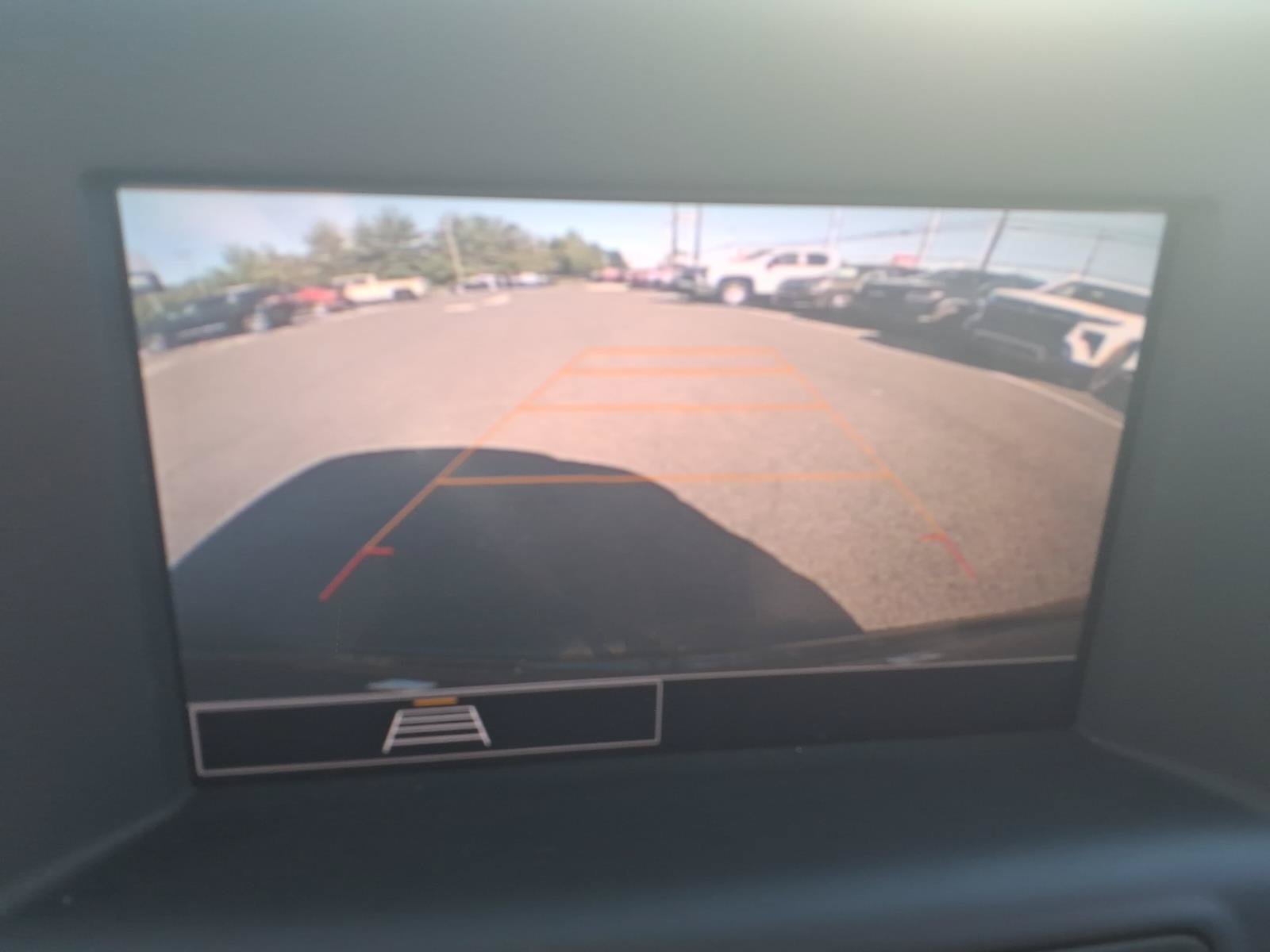 Used 2022 GMC Terrain SLE w/ Driver Convenience Package FWD image 34