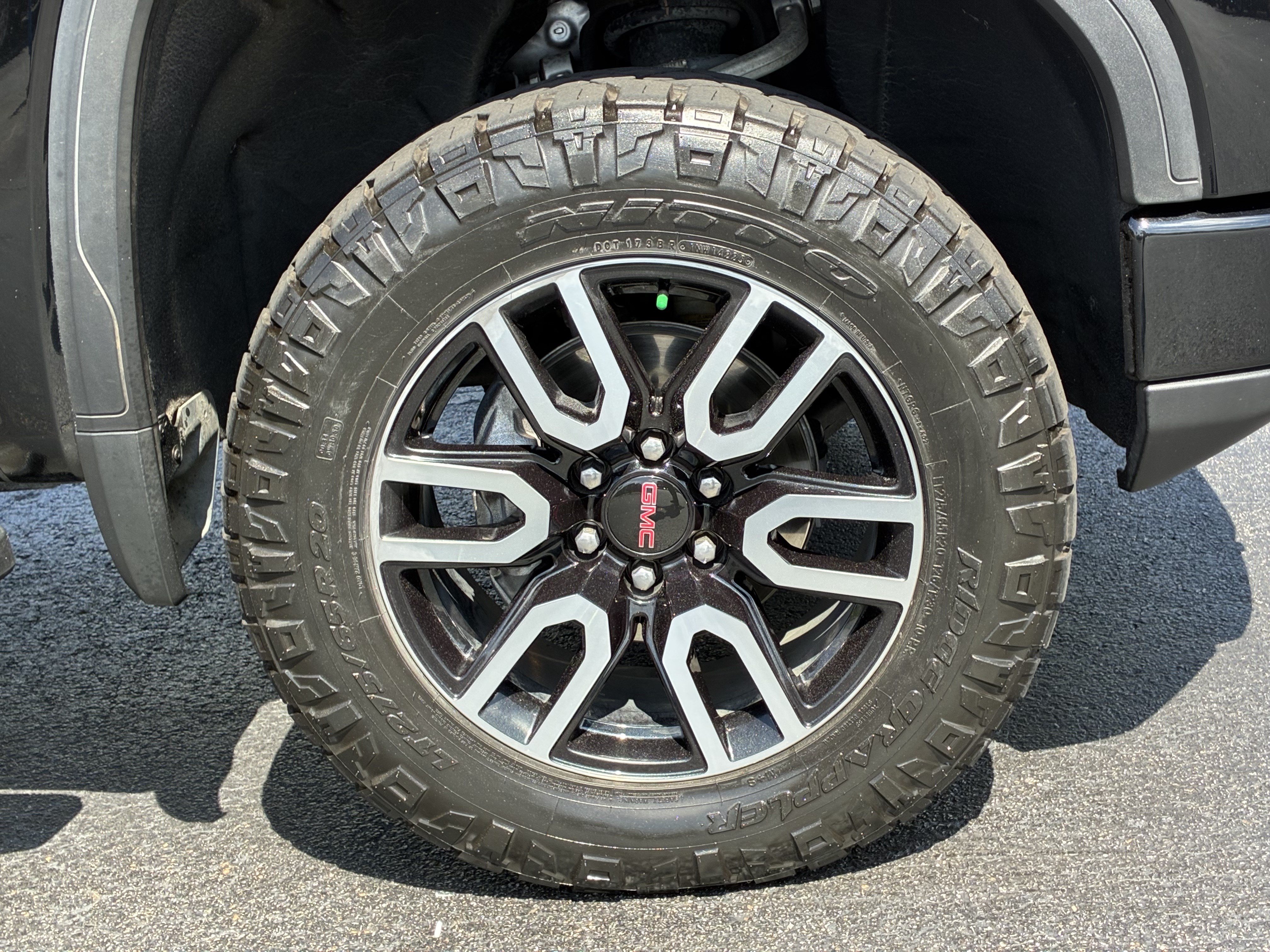 Used 2022 GMC Sierra 1500 AT4 AWD/4WD image 6