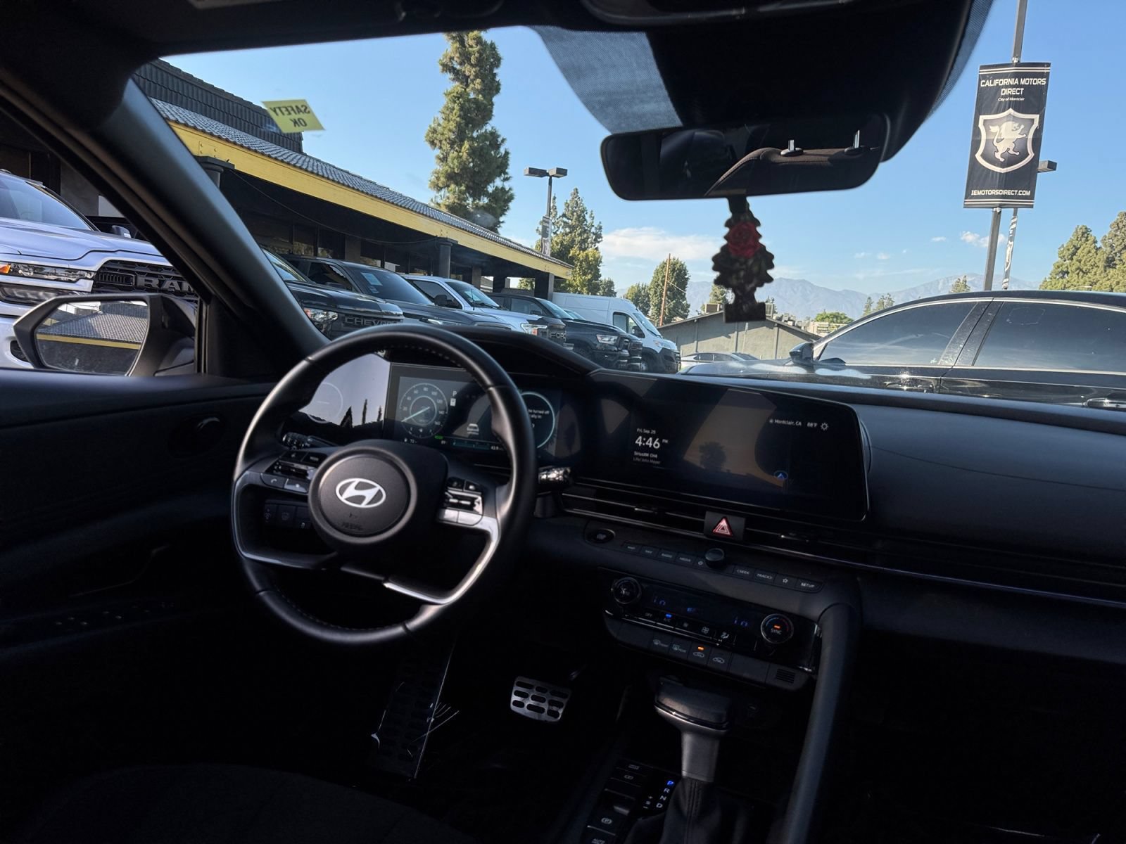 Used 2025 Hyundai Elantra SEL FWD image 19