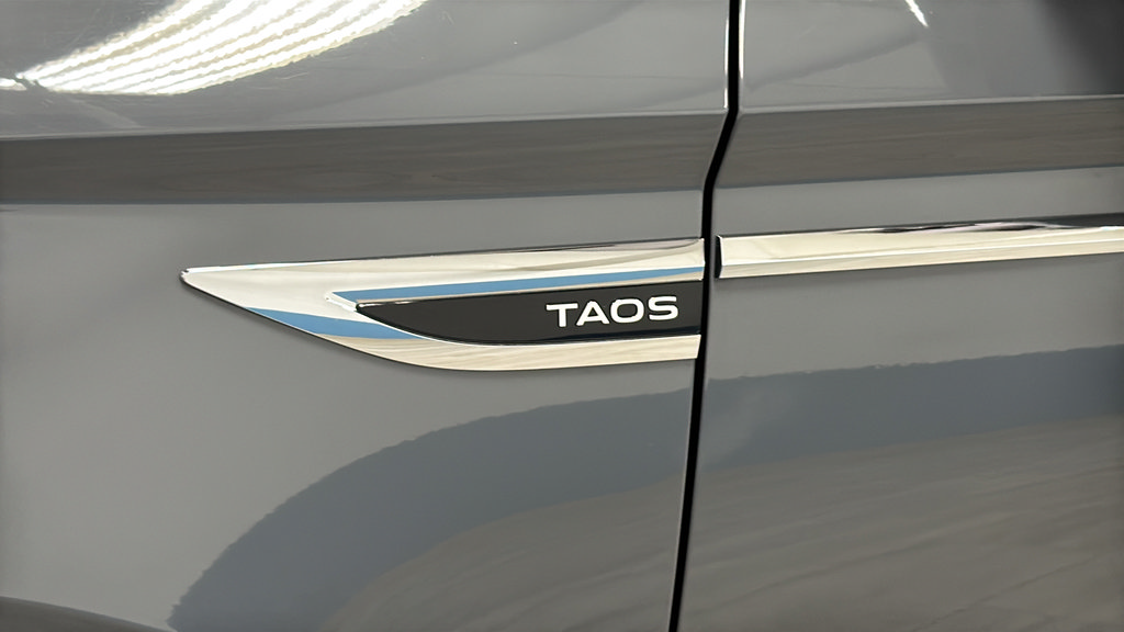 Used 2022 Volkswagen Taos SE w/ Panoramic Sunroof Package FWD image 36