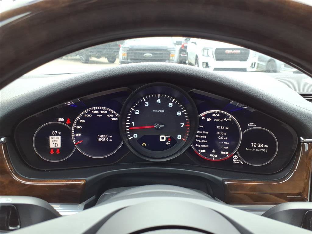 Used 2023 Porsche Panamera 4 image 24
