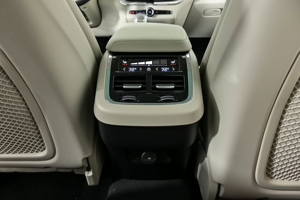 New 2026 Volvo XC60 B5 Ultra w/ Protection Package Premier image 20