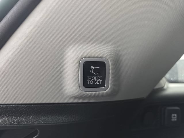 Used 2023 Jeep Grand Cherokee Limited AWD/4WD image 44