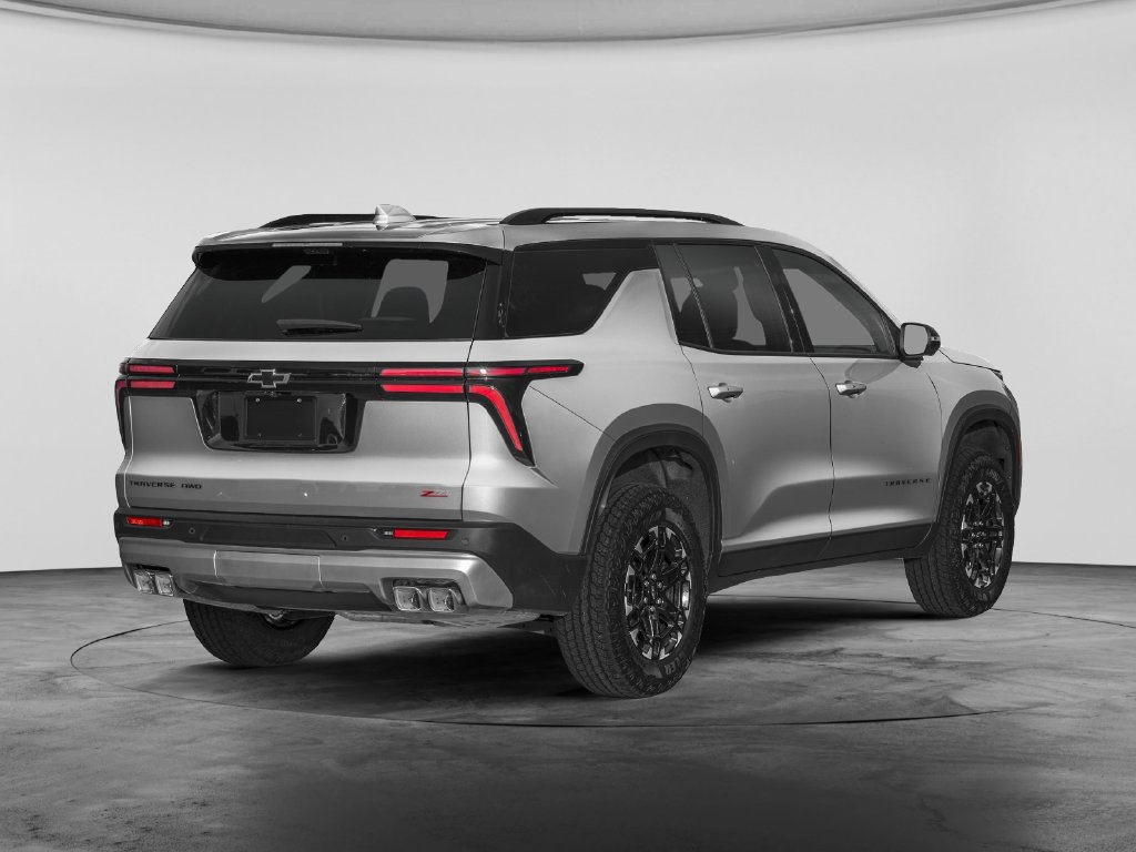 New 2027 Chevrolet Traverse Z71 w/ Enhanced Driving Package AWD/4WD image 2