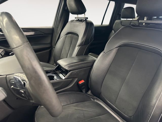 Used 2023 Jeep Grand Cherokee L Laredo image 9