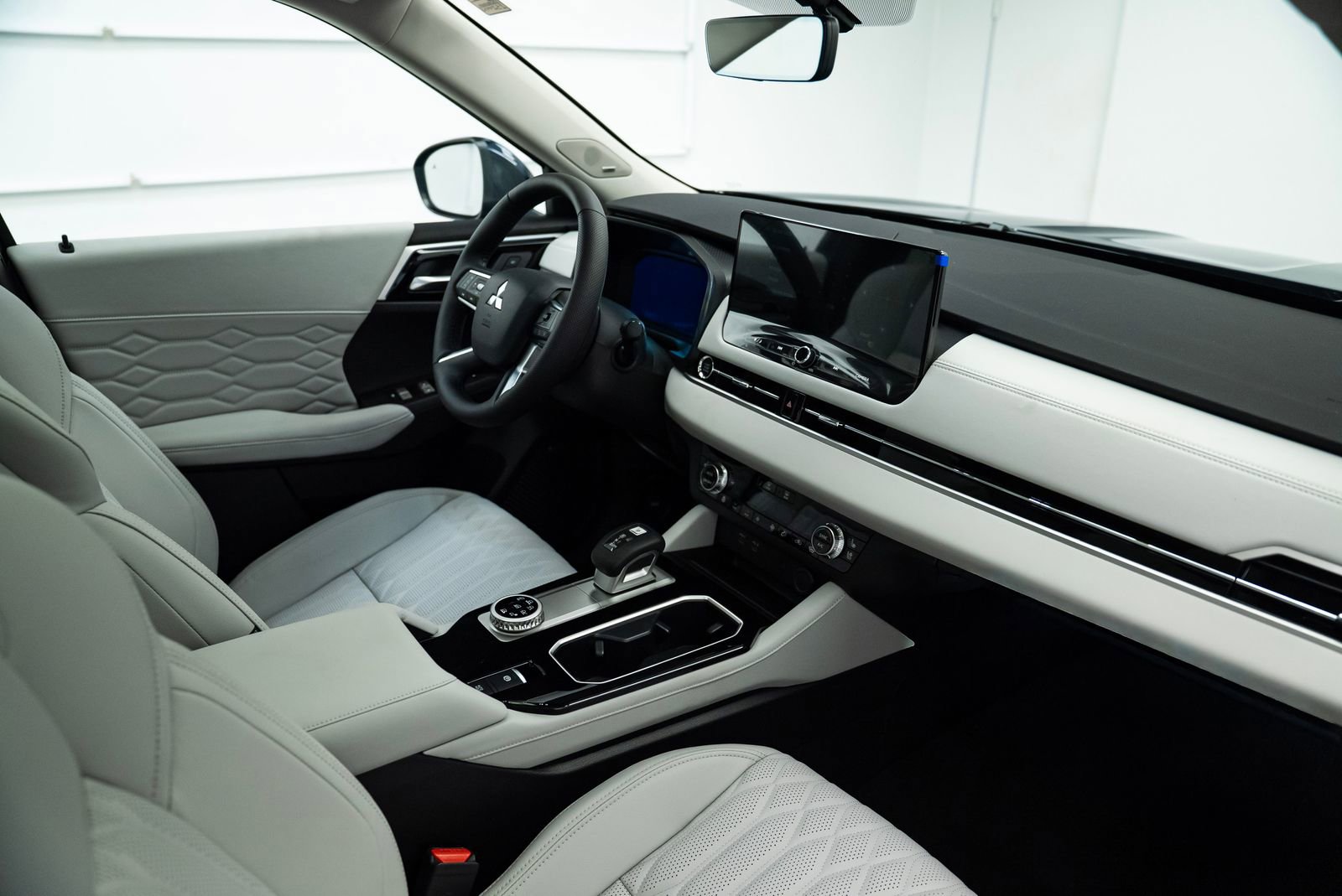 New 2025 Mitsubishi Outlander SEL image 9