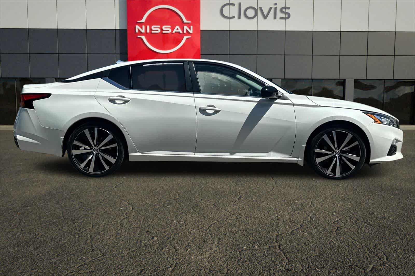 Certified 2022 Nissan Altima 2.5 SR FWD image 9