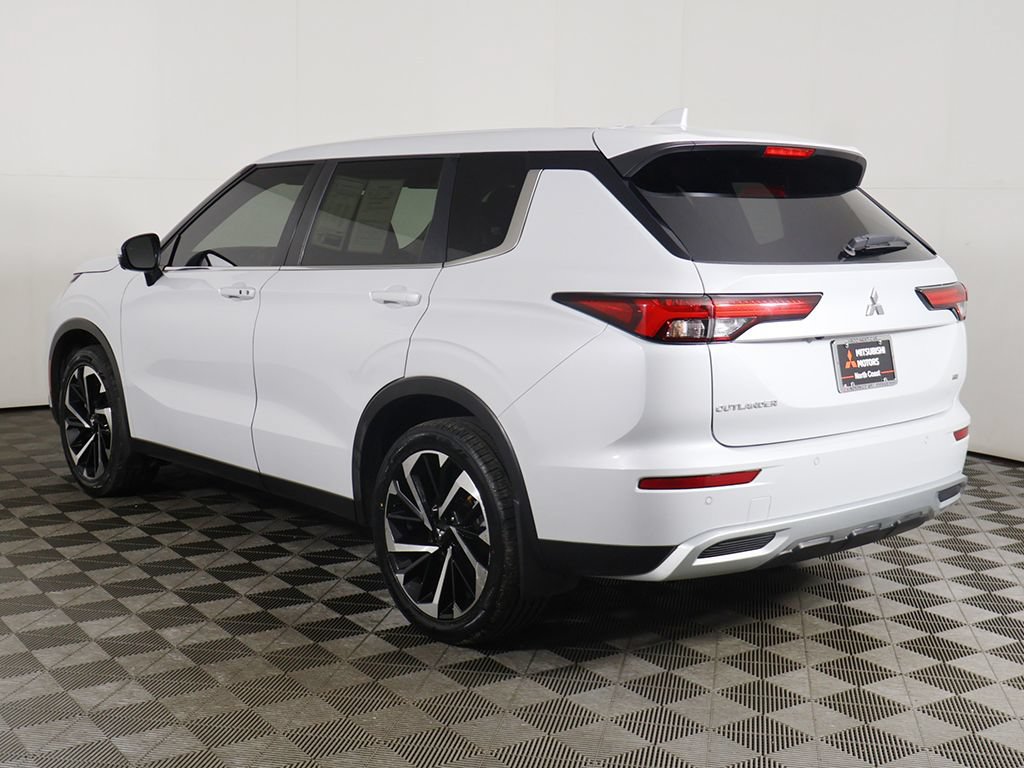 Used 2024 Mitsubishi Outlander SE AWD/4WD image 10