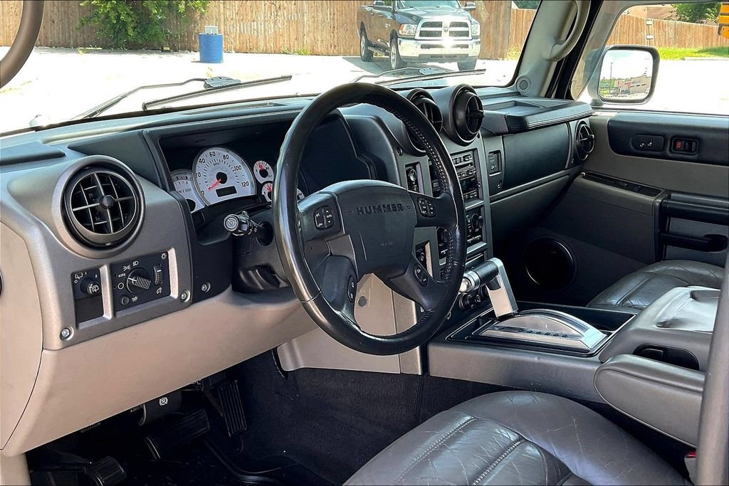 Used 2003 HUMMER H2 w/ Preferred Equipment Group AWD/4WD image 8