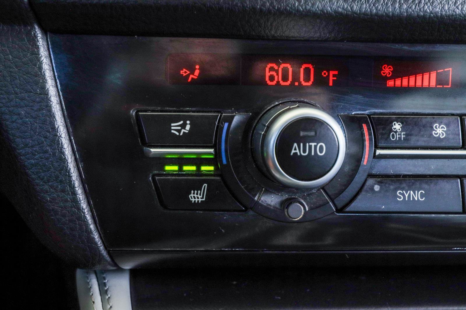 Used 2015 BMW M5 RWD image 11