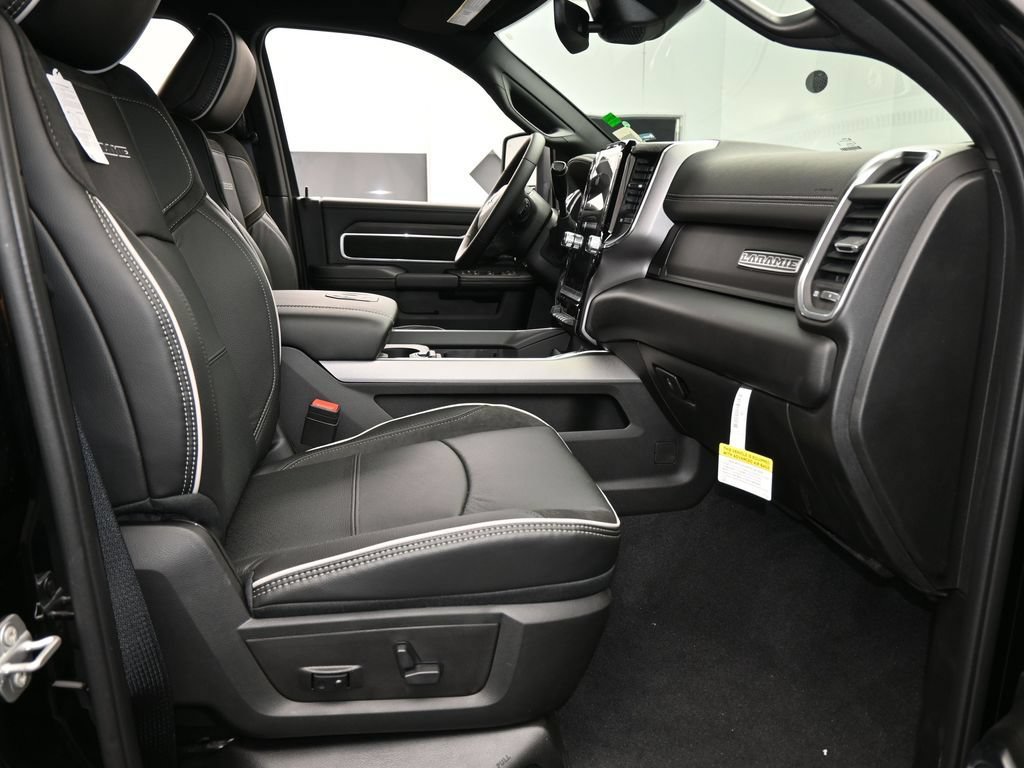 New 2026 RAM 3500 Laramie w/ Night Edition AWD/4WD image 44