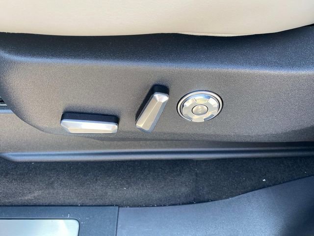 New 2026 Lincoln Navigator Reserve AWD/4WD image 13