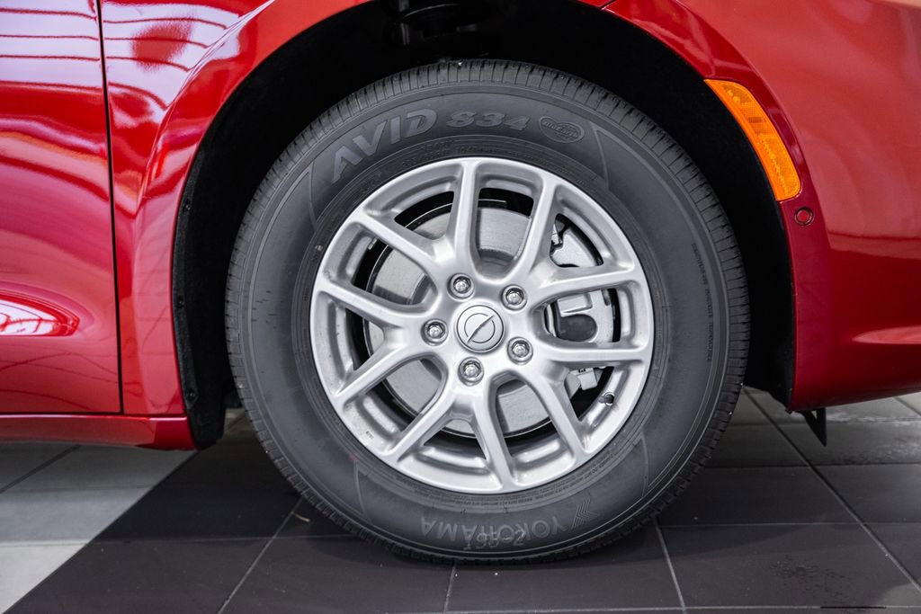 New 2026 Chrysler Pacifica Select image 12