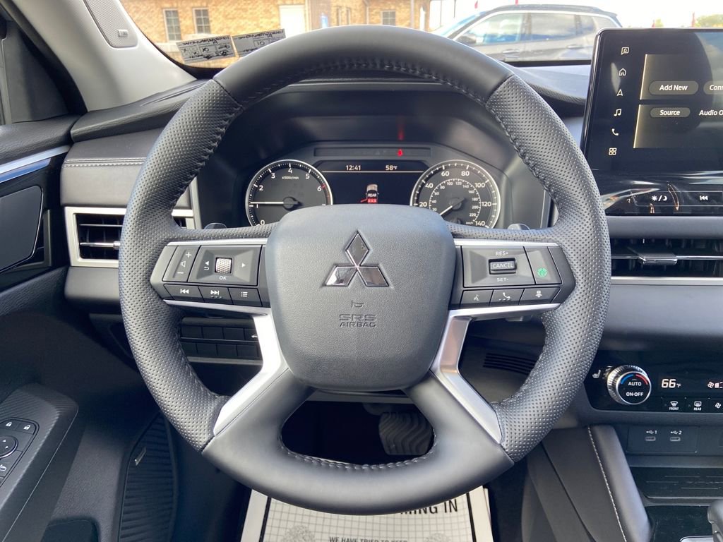 New 2025 Mitsubishi Outlander AWD image 23