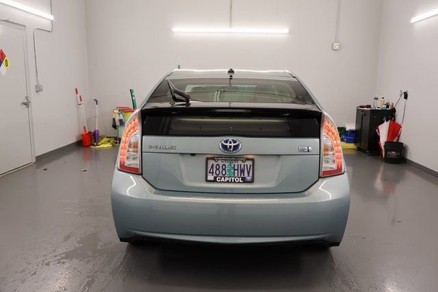 Used 2015 Toyota Prius Five image 3