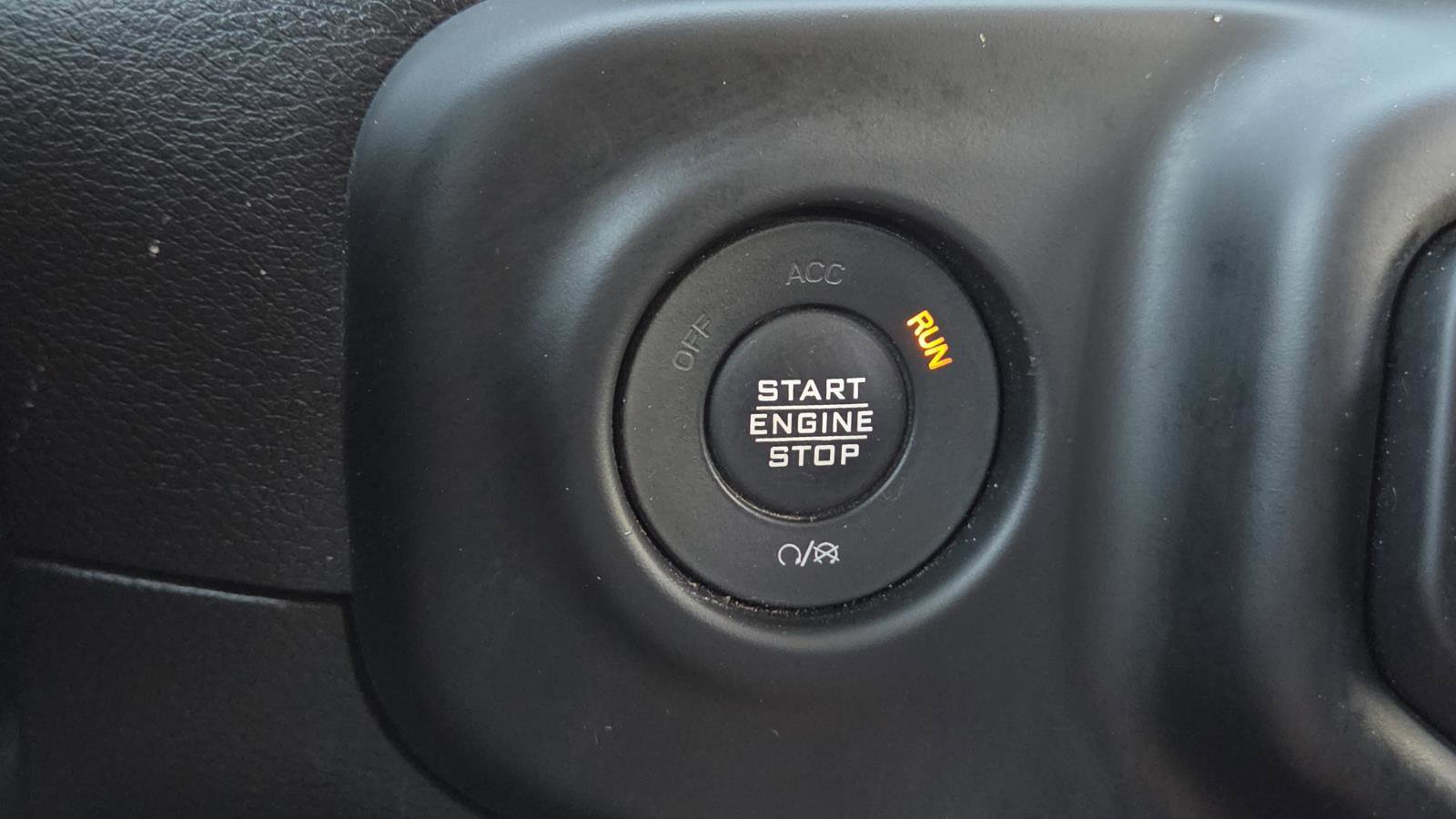 Used 2023 Jeep Wrangler Sahara w/ Cold Weather Group image 31