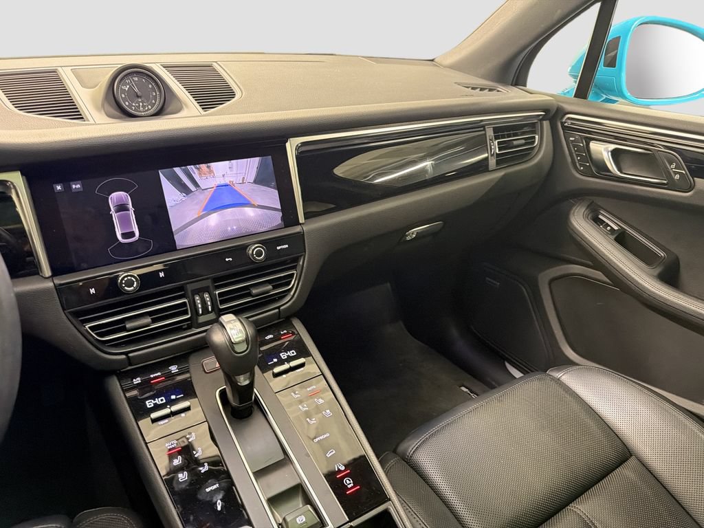 Certified 2022 Porsche Macan S AWD/4WD image 25